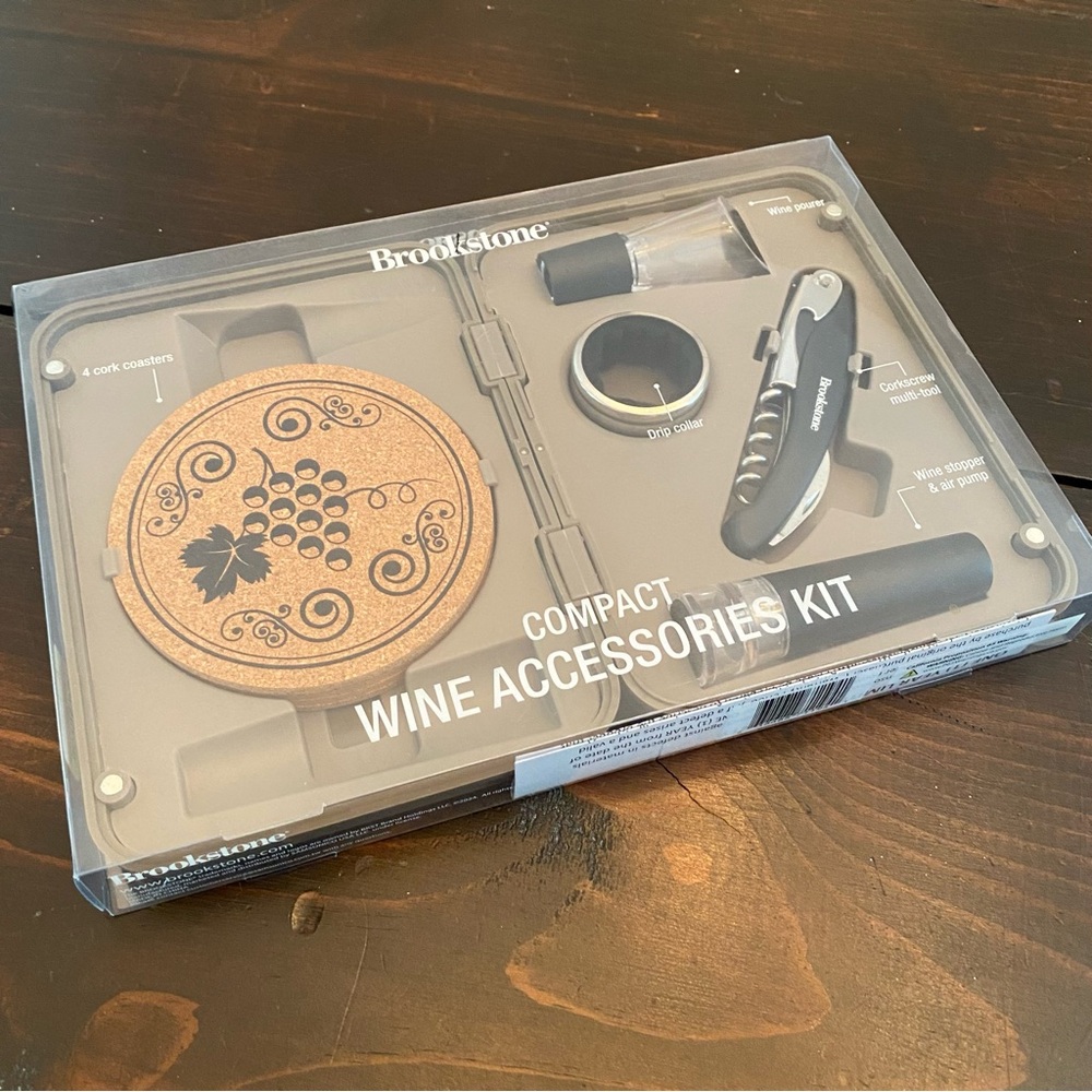 Brookstone Compact Wine Accessories Kit